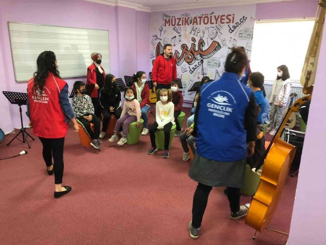 Akademi Hüyük’te Kurs Mesaisi Başladı