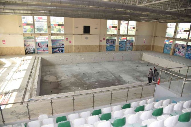 Tarık Almış Kapalı Yüzme Havuzu Ve Spor Tesisi Yenileniyor