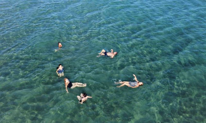 Kızkalesi’nde Sonbaharda Deniz Keyfi