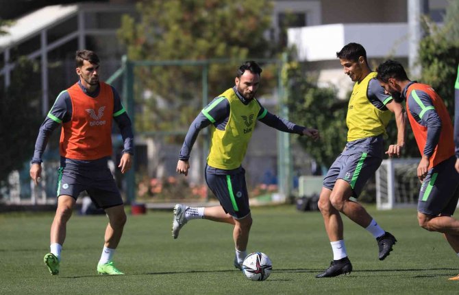 Konyaspor, Fenerbahçe Maçı Hazırlıklarına Başladı