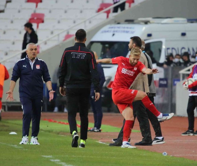Süper Lig: D.g. Sivasspor: 1 - Adana Demirspor: 1 (Maç Sonucu)