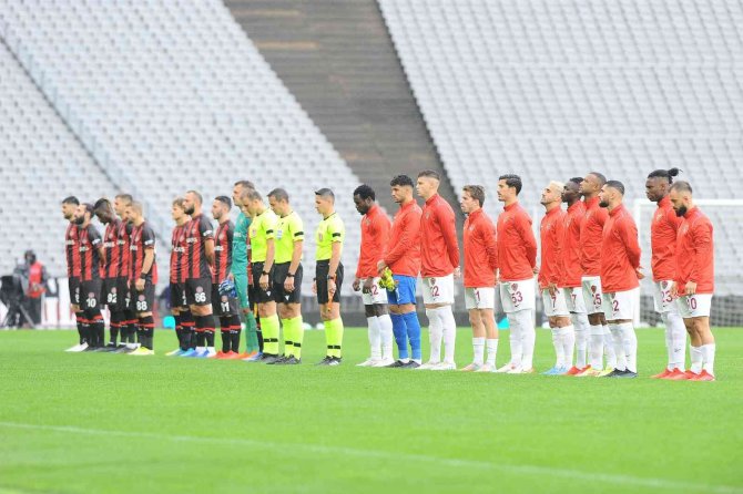 Süper Lig: Fatih Karagümrük: 1 - Hatayspor: 1 (İ̇lk Yarı)
