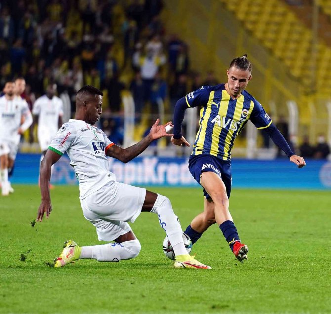 Süper Lig: Fenerbahçe: 0 - Alanyaspor: 0 (İ̇lk Yarı)