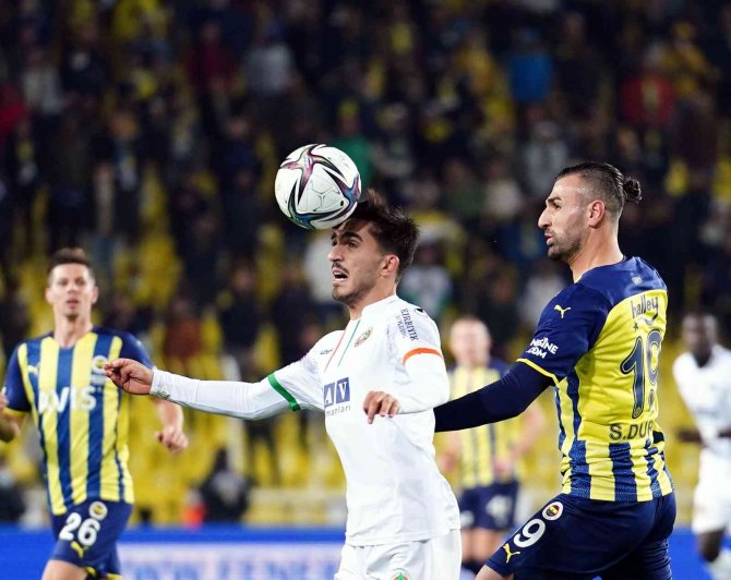 Süper Lig: Fenerbahçe: 1 - Alanyaspor: 2 (Maç Sonucu)