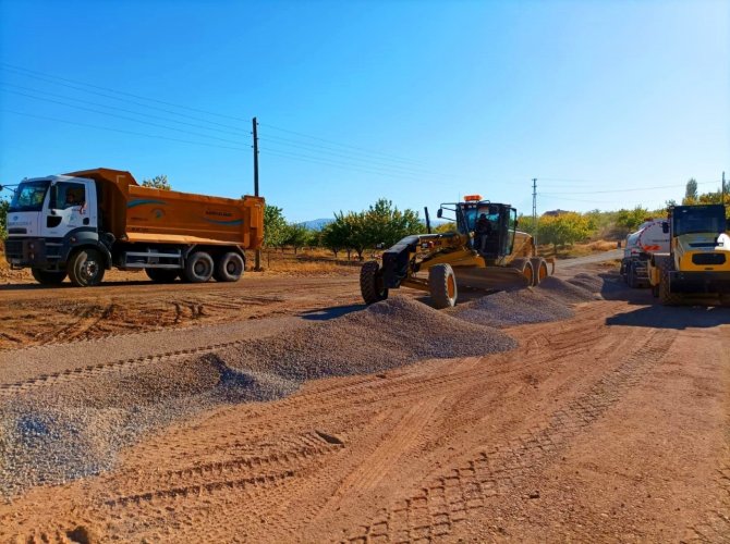 Yeşilyurt’ta Bindal Mahallesi’nin Ulaşım Ağını Yeniliyor
