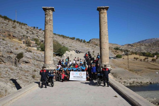 Cendere Köprüsü’nden Nemrut Dağı’na Bisikletli Tırmanış