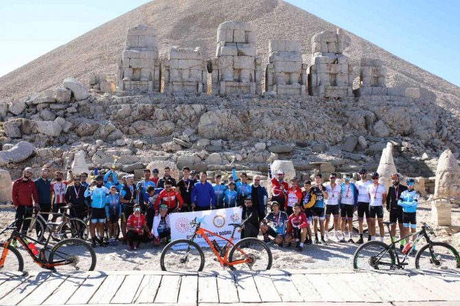 Cendere Köprüsü’nden Nemrut Dağı’na Bisikletli Tırmanış