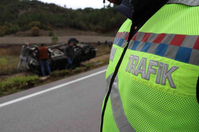 Amasya’da Otomobil Takla Atarak Ters Döndü: Sürücüsünün Burnu Bile Kanamadı