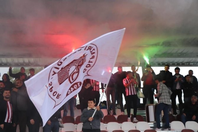 Bakan Dönmez’e Teşekkür Pankartı