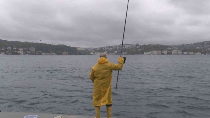 Beykoz’da En Büyük Ve En Ağır Balığı Tutanlar Ödüllendirildi