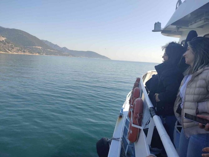 Üniversitelilerin Deniz Sefası