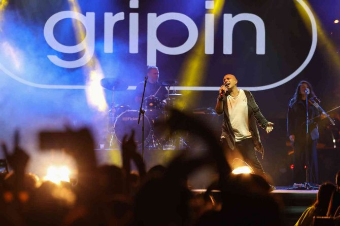 Binlerce İ̇zmirli Buca’da Gripin Konserinde Buluştu