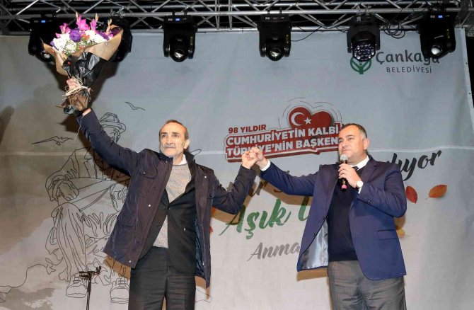 Büyük Ozan Aşık Veysel, Türkülerle Anıldı