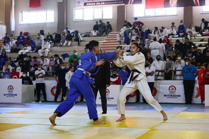 Cumhuriyet Kupası Judo Turnuvası 4 Ülkeden 176 Sporcuyu Bir Araya Getirdi