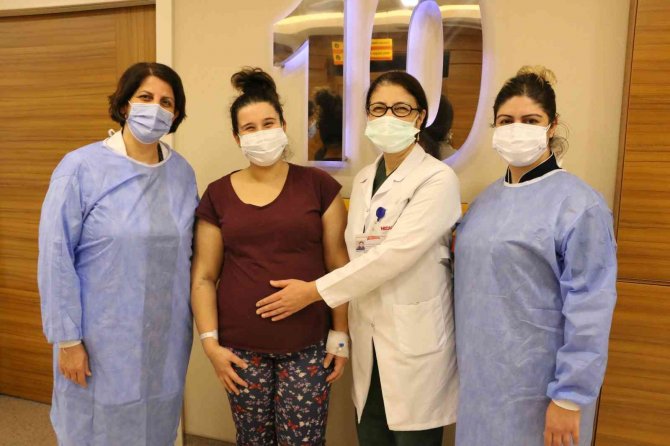 Hamile Kadın Korona Virüsü Atlattı