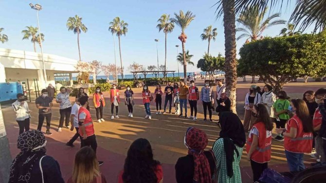 Genç Kızılay Mersin Üniversitesi Ekibinden Anlamlı Etkinlik
