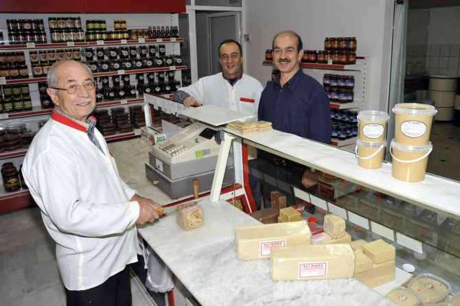 Helva Ve Tahin İmalatının Duayen İsimlerinden Ali Kama Hayatını Kaybetti
