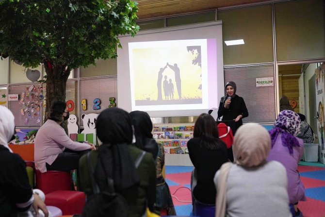 Sincan Bebek Kütüphanesinde Velilere “Aile İ̇çi İ̇letişim” Semineri