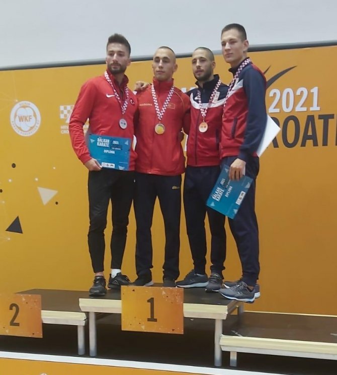 Kağıtspor, Balkanlar’dan Madalyalarla Döndü