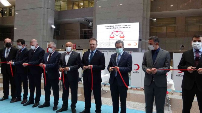 İ̇stanbul Adliyesi’nde Kan Bağış Noktası Kuruldu, Başsavcı Kan Verdi