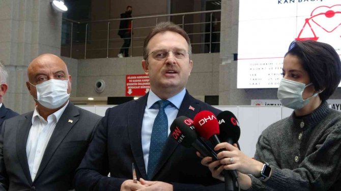 İ̇stanbul Adliyesi’nde Kan Bağış Noktası Kuruldu, Başsavcı Kan Verdi