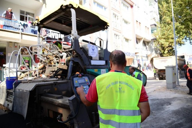 Kahramankazan’da Asfalt Seferberliği Sürüyor