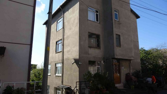 Baba Ve Oğlunun Ardından Anne De Korona’ya Yenik Düştü