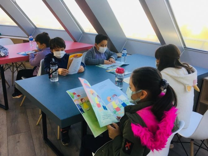 Çocuk Kütüphanesinde Atölye Çalışmaları Sürüyor