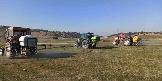 Kütahya’daki Meralarda Gübreleme Çalışması