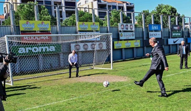Muharrem İ̇nce, Bursaspor’u Ziyaret Etti