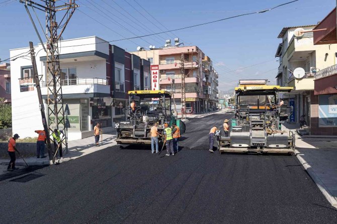 Toroslar’da Yol Ve Kaldırımlar Yenileniyor