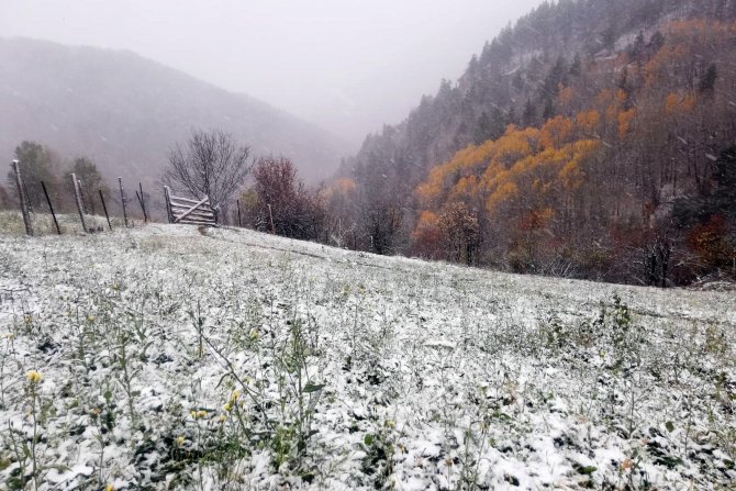 Gümüşhane’nin Yükseklerinde Kar Yağışı Başladı