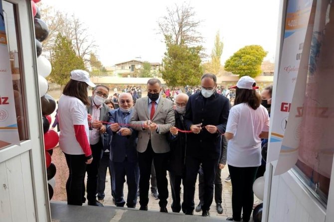 Tomarza Atatürk Ortaokulu’nda Tübi̇tak 4006 Bilim Fuarı Açıldı