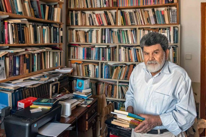 Buket Uzuner Ve Cevat Çapan’a Muratpaşa’dan Onur Ödülü
