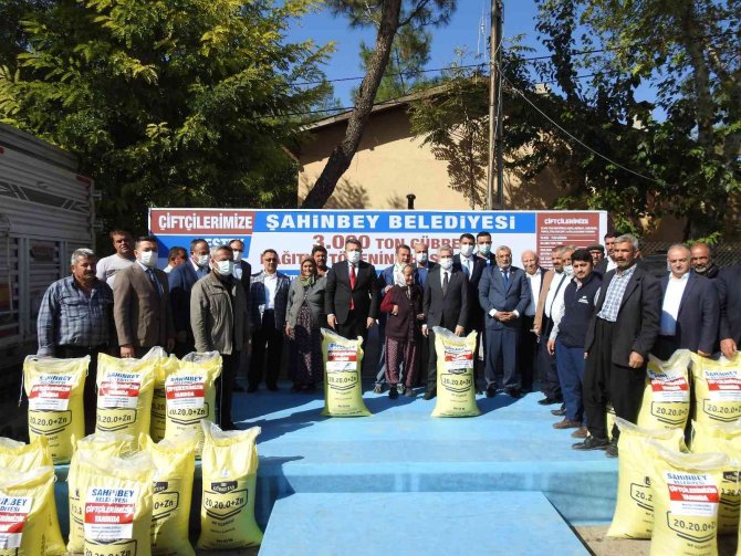 Şahinbey’de Çiftçiye 3 Bin Ton Gübre Dağıtıldı