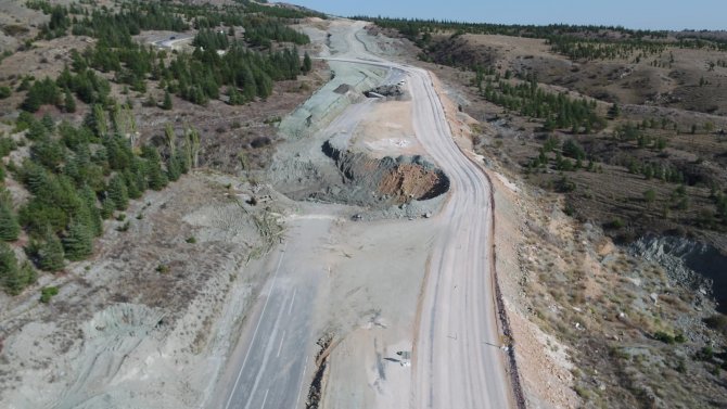Ulaştırma Ve Altyapı Bakanlığı, "Mihalgazi, Sarıcakaya Ve Alpu Yolu 2023’te Bitirilecek"