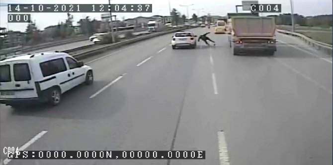 Şile Otobanında İnanılmaz Kaza: O Anlar Kamerada