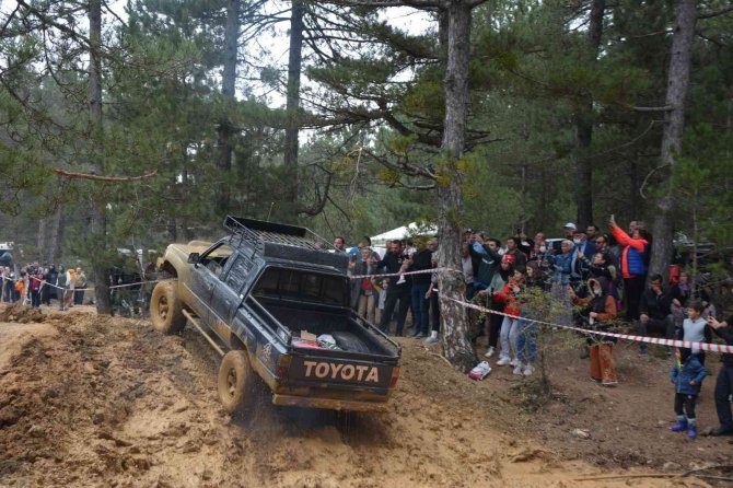 Sındırgı’da Offroad Yarışları Nefes Kesti