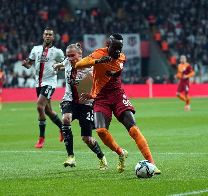 Süper Lig: Beşiktaş: 1 - Galatasaray: 1 (İ̇lk Yarı)