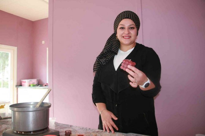 Bu Merkezde Kadınlar Para Kazanabilecekleri Beceriler Kazanıyor