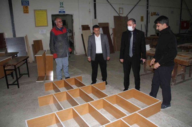 Ağrı Milli Eğitim Müdürü Kökrek, Lisede Üretilen Çalışmaları İnceledi