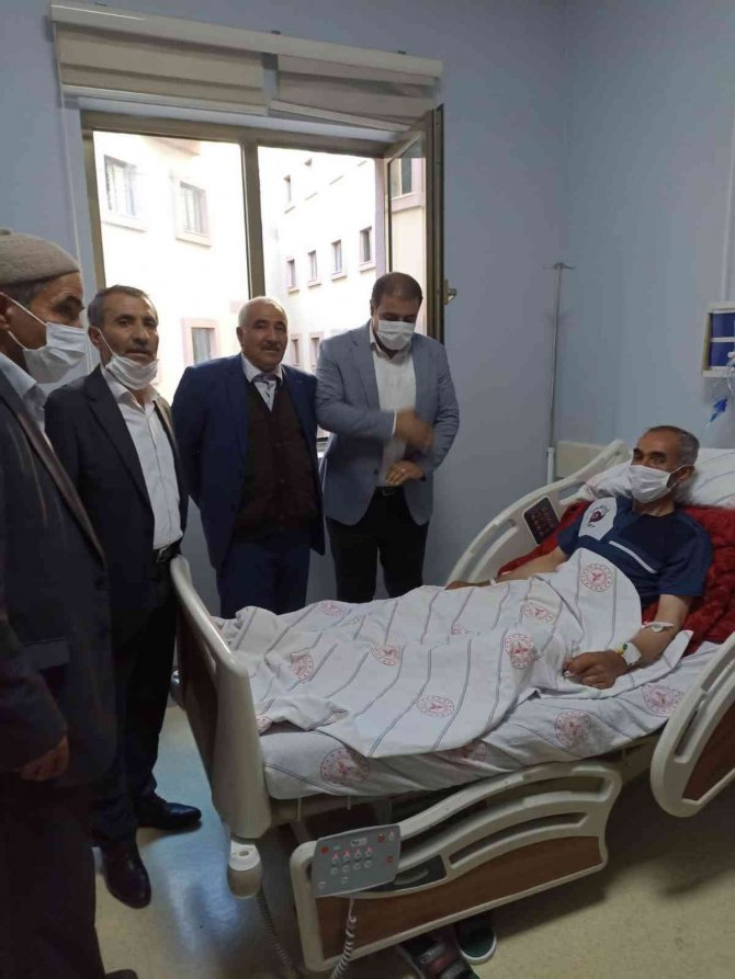 Ak Parti’li Sabırlı’dan Hasta Ziyareti