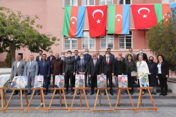 Sungurlu’da Azerbaycanlı Şehit Askerler Sergisi Açıldı