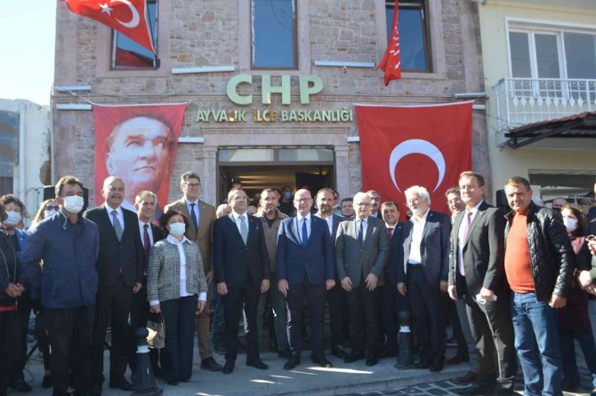 Ayvalık’ta Mesut Ergin Ve 7 Belediye Meclis Üyesi İçin Bir Tören Daha