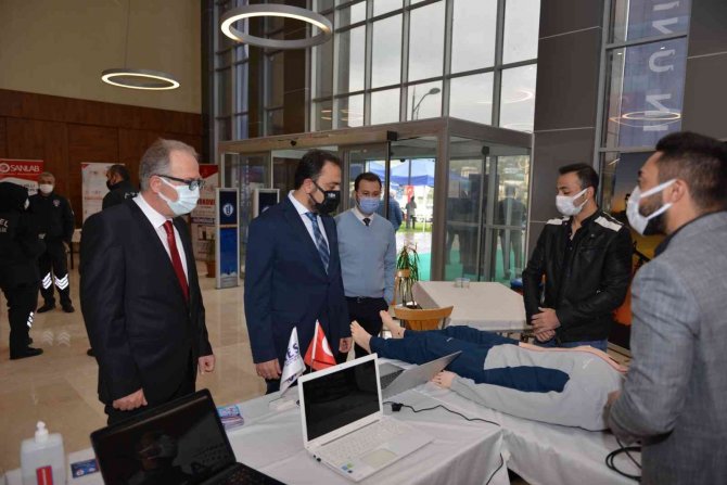 Prof.dr. Akdoğan, “İ̇ki Doz Biontech Olanlar İçin 1 Doz Turkovac Aşısı Çalışmalarına Da Başlayacağız”