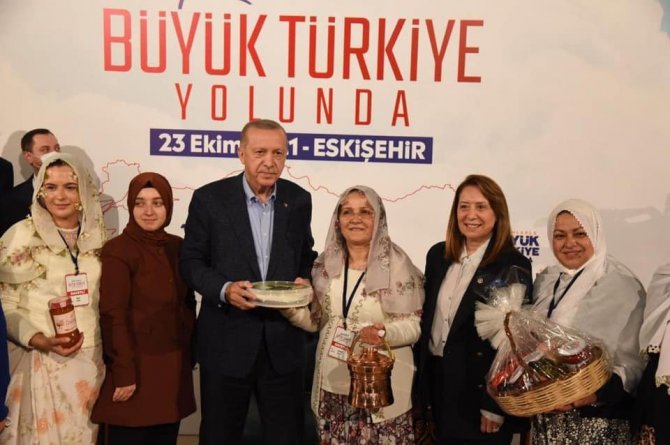Cumhurbaşkanı Erdoğan İ̇nönü’nün Meşhur Bal, Kaymak Ve Yoğurdunu Çok Beğendi