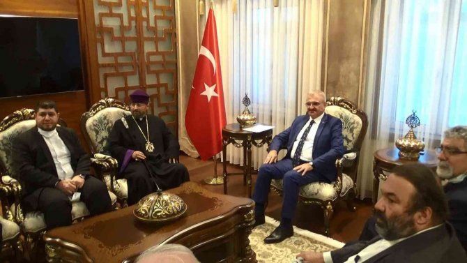 Vali Karaloğu, Türkiye Ermenileri 85. Patriği Maşalyan’nı Makamında Kabul Etti