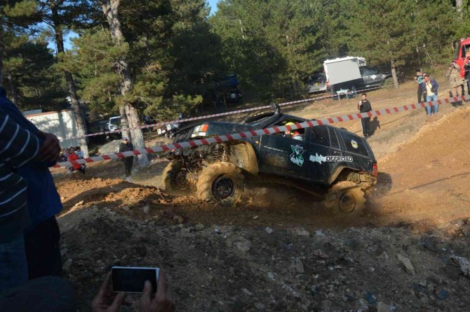 600 Off-road Aracı Balıkesir’de Buluştu, Nefes Kesen Anlar Yaşandı