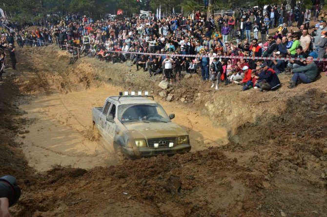 600 Off-road Aracı Balıkesir’de Buluştu, Nefes Kesen Anlar Yaşandı