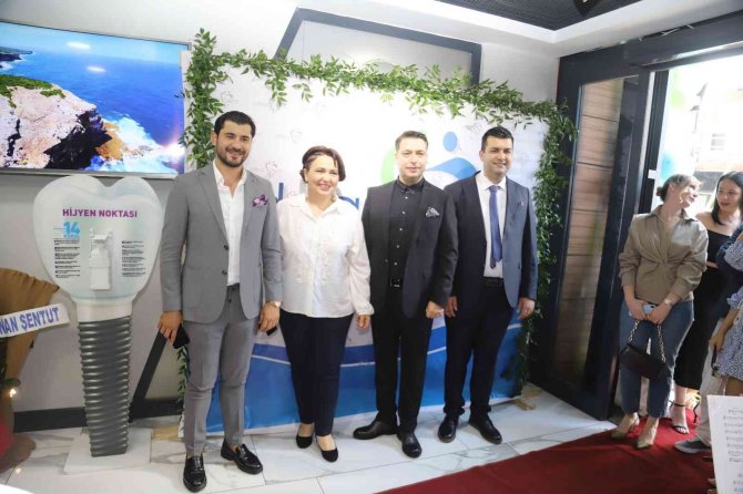 İ̇dealdent Çarşı Şubesi Açılışı Mersin İş Dünyasını Bir Araya Getirdi